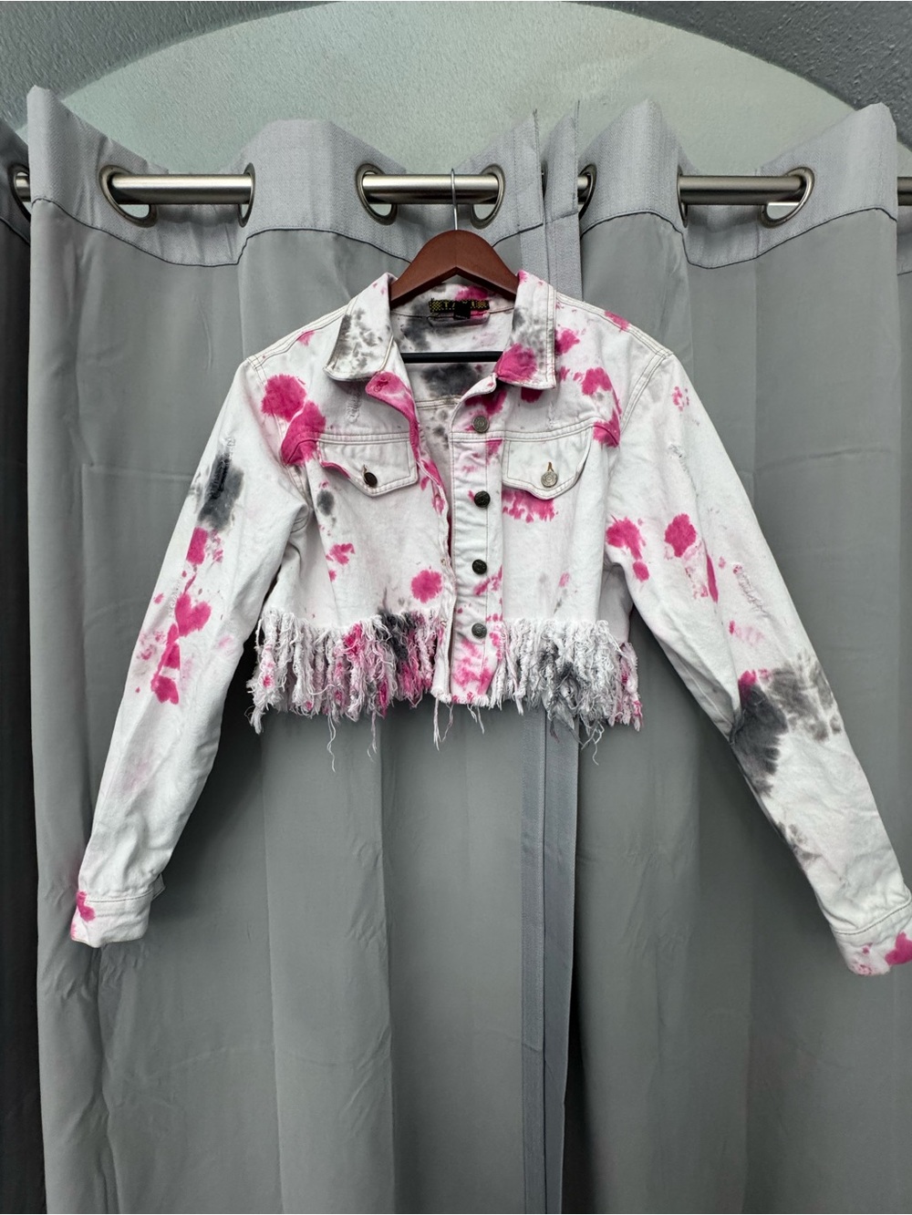 Taxi Womens crop tie dye white denim jacket - size XL